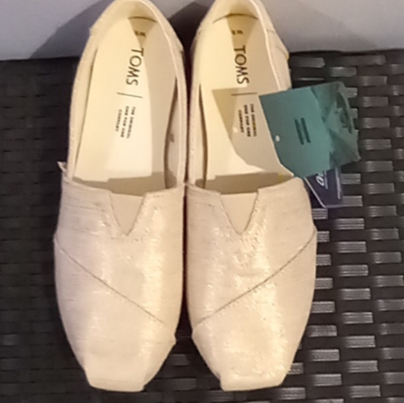 Toms Shoes - Tom's Shoes